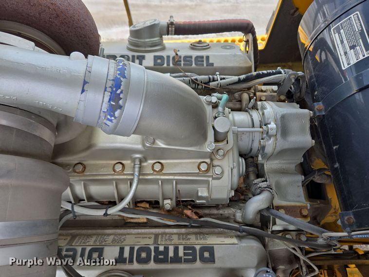 image for item EC4014 1999 Oshkosh H-2718B sweeper