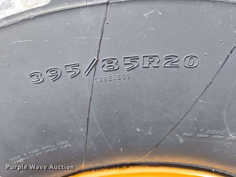 image for item EC4014 1999 Oshkosh H-2718B sweeper