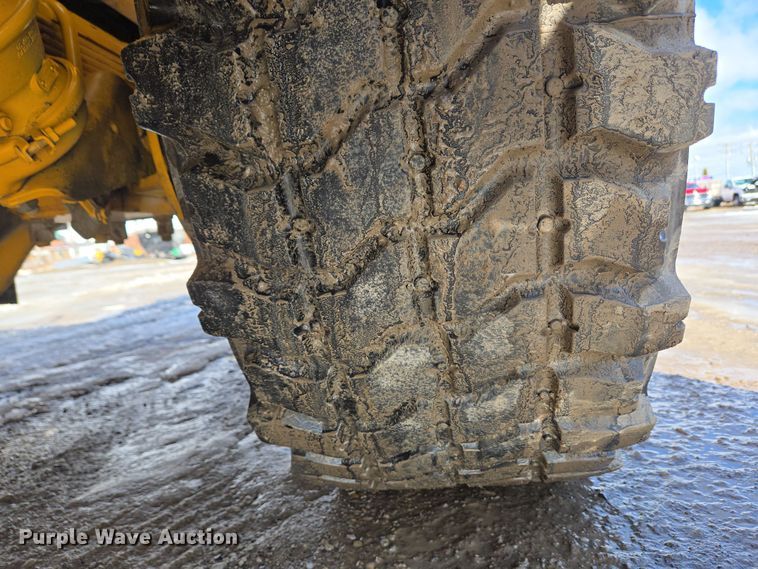 image for item EC4014 1999 Oshkosh H-2718B sweeper