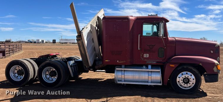 image for item ED2477 1993 Freightliner FLD120 semi truck