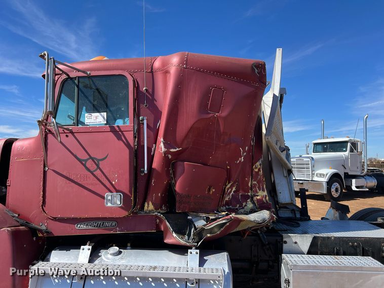 image for item ED2477 1993 Freightliner FLD120 semi truck