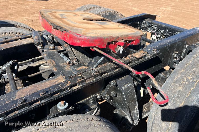 image for item ED2477 1993 Freightliner FLD120 semi truck