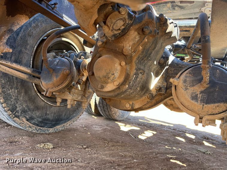 image for item ED2477 1993 Freightliner FLD120 semi truck