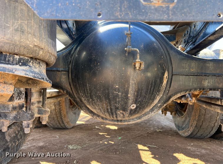 image for item ED2477 1993 Freightliner FLD120 semi truck