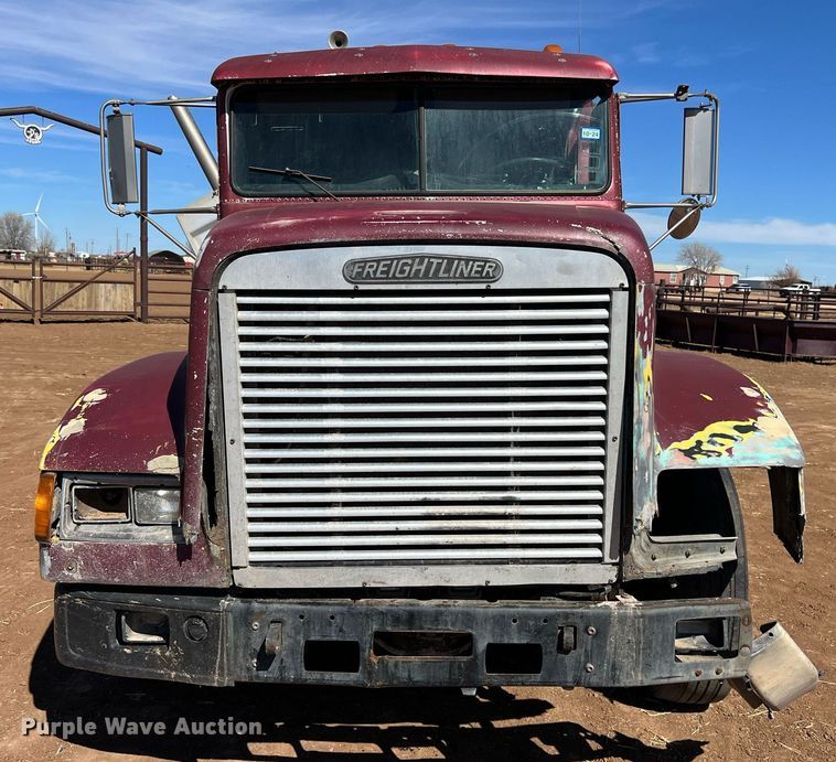 image for item ED2477 1993 Freightliner FLD120 semi truck