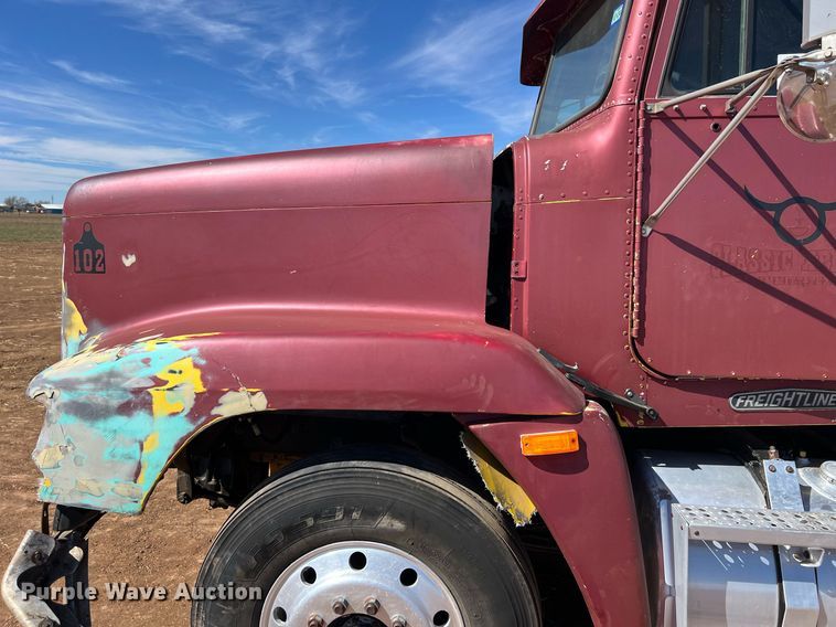 image for item ED2477 1993 Freightliner FLD120 semi truck
