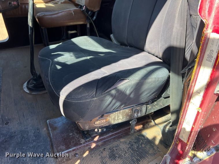 image for item ED2477 1993 Freightliner FLD120 semi truck