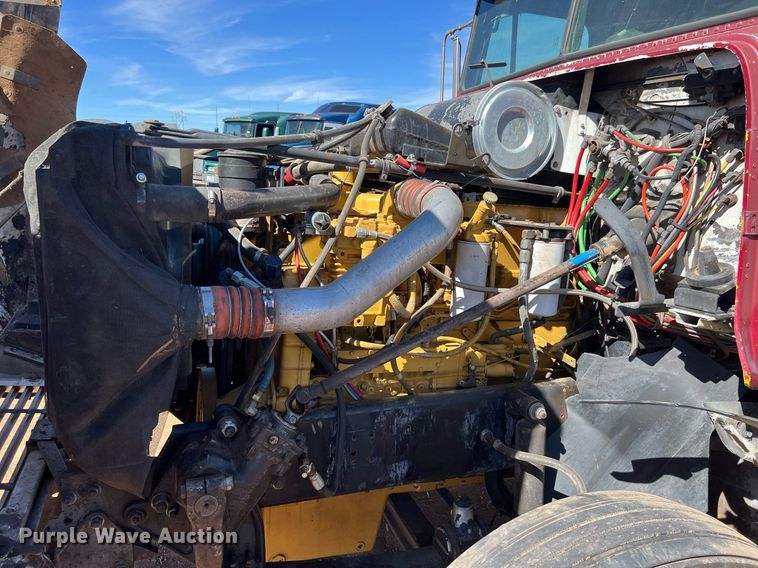 image for item ED2477 1993 Freightliner FLD120 semi truck