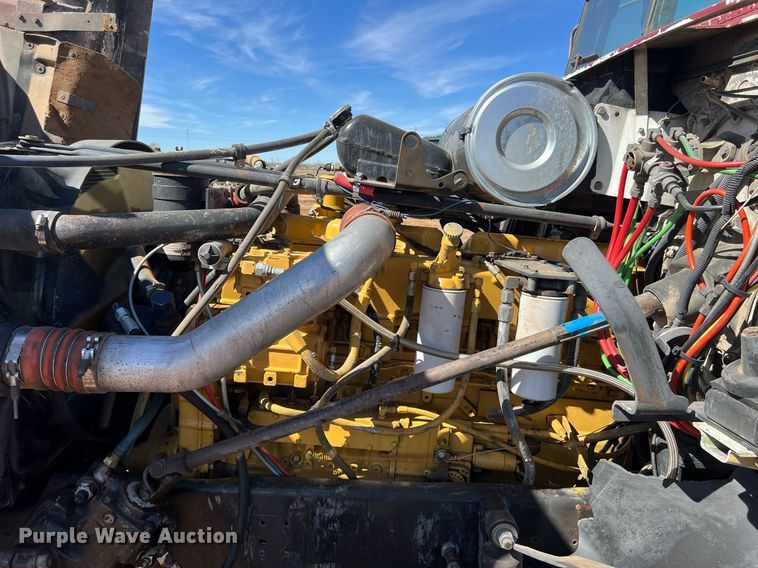 image for item ED2477 1993 Freightliner FLD120 semi truck