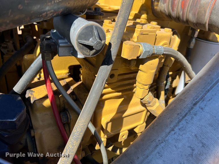 image for item ED2477 1993 Freightliner FLD120 semi truck