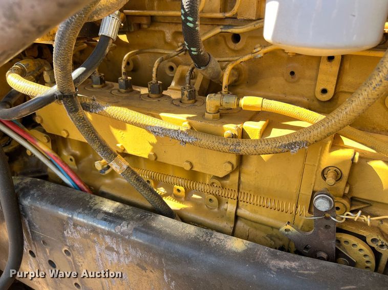 image for item ED2477 1993 Freightliner FLD120 semi truck