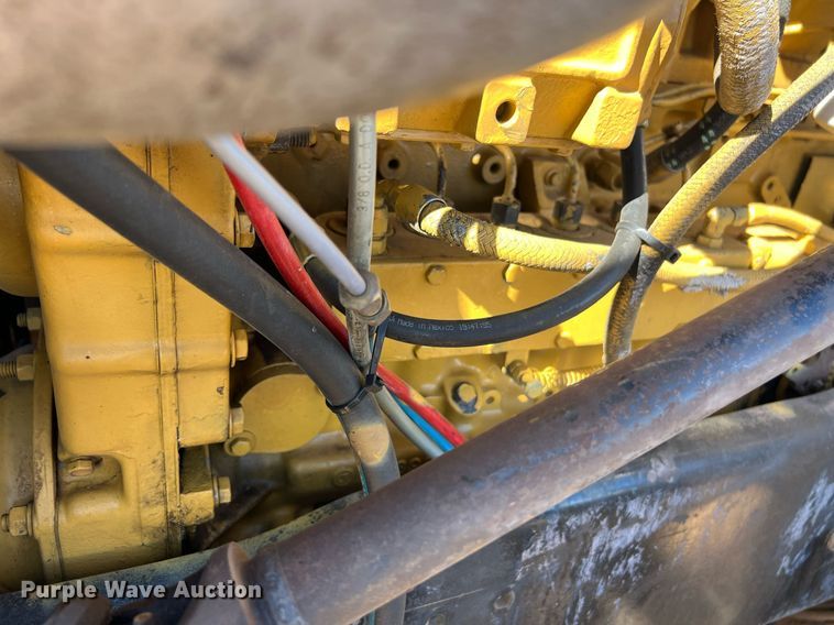 image for item ED2477 1993 Freightliner FLD120 semi truck