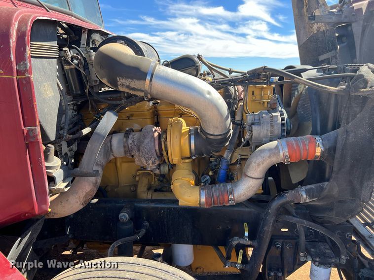 image for item ED2477 1993 Freightliner FLD120 semi truck