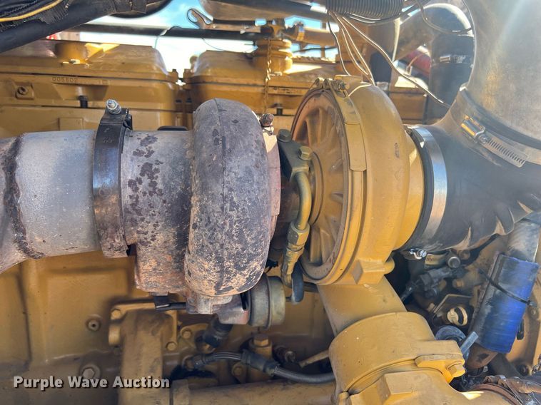 image for item ED2477 1993 Freightliner FLD120 semi truck