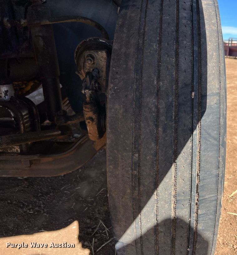 image for item ED2477 1993 Freightliner FLD120 semi truck