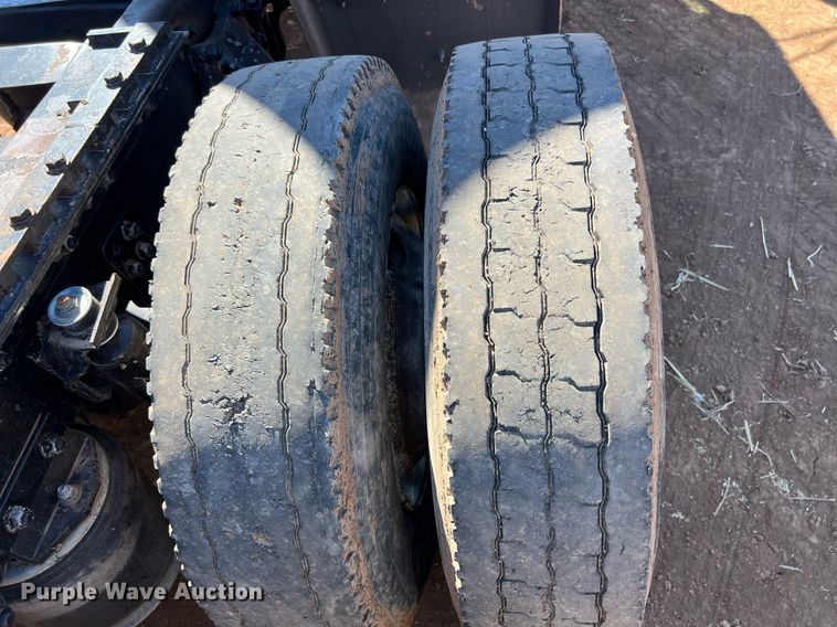 image for item ED2477 1993 Freightliner FLD120 semi truck