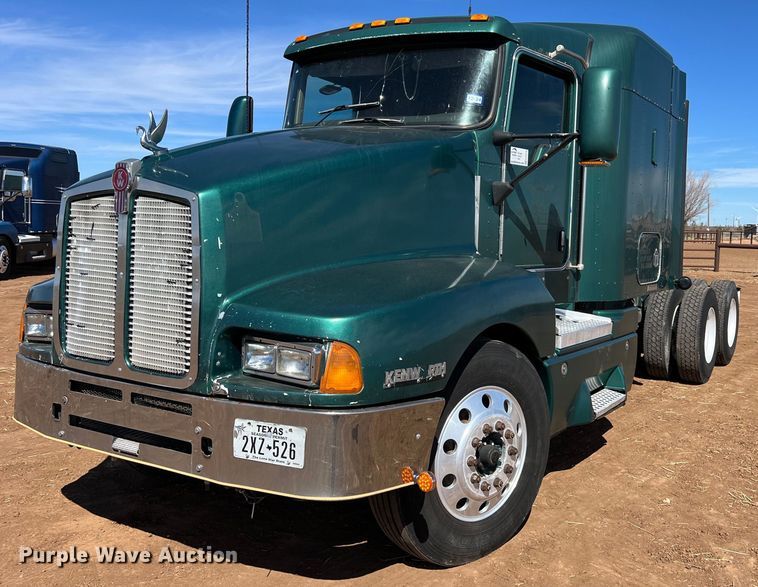 image for item ED2478 2003 Kenworth T600 semi truck