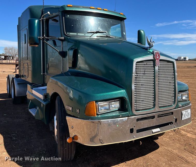 image for item ED2478 2003 Kenworth T600 semi truck