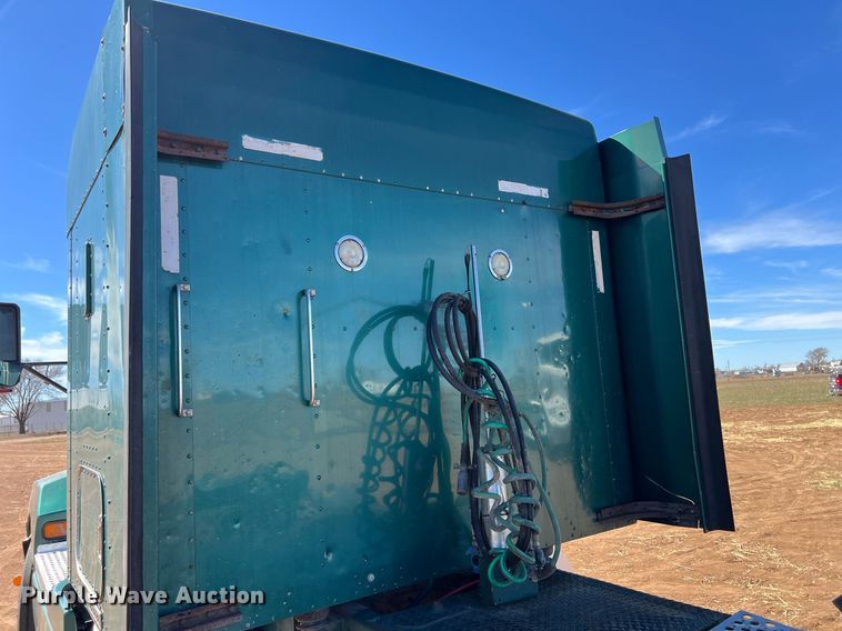 image for item ED2478 2003 Kenworth T600 semi truck