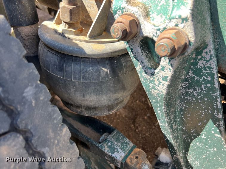 image for item ED2478 2003 Kenworth T600 semi truck