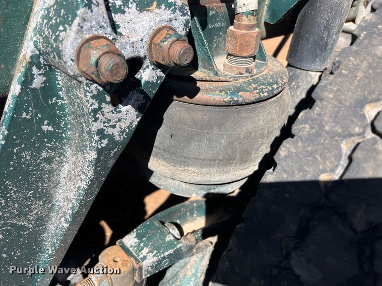 image for item ED2478 2003 Kenworth T600 semi truck