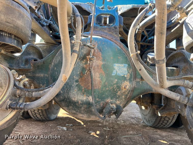 image for item ED2478 2003 Kenworth T600 semi truck