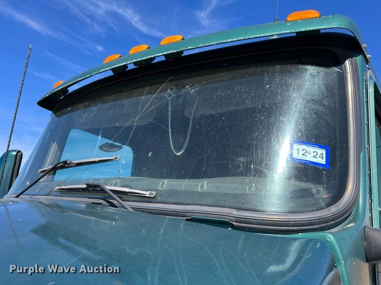 image for item ED2478 2003 Kenworth T600 semi truck