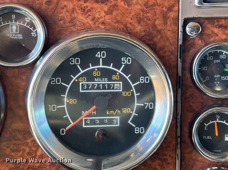 image for item ED2478 2003 Kenworth T600 semi truck