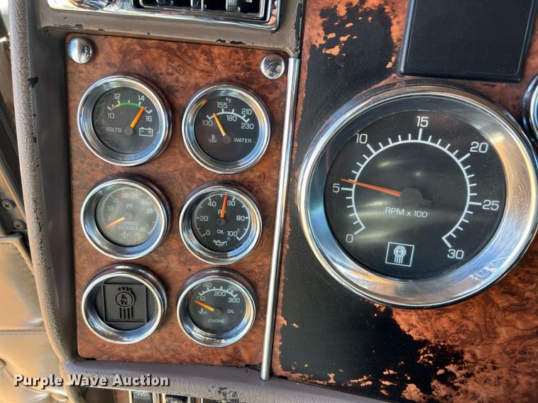 image for item ED2478 2003 Kenworth T600 semi truck