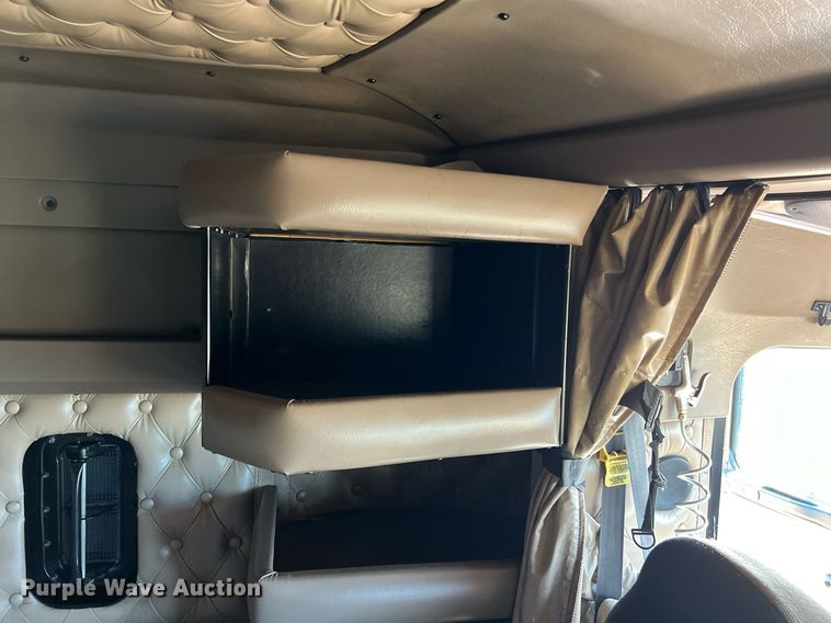 image for item ED2478 2003 Kenworth T600 semi truck