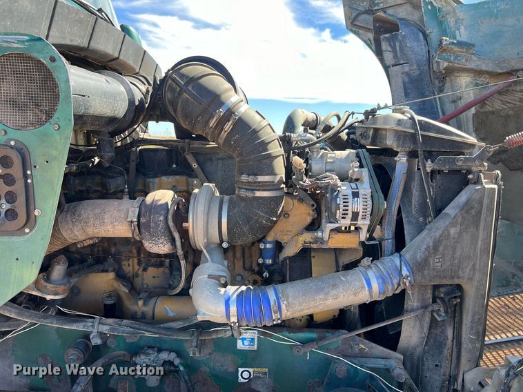 image for item ED2478 2003 Kenworth T600 semi truck