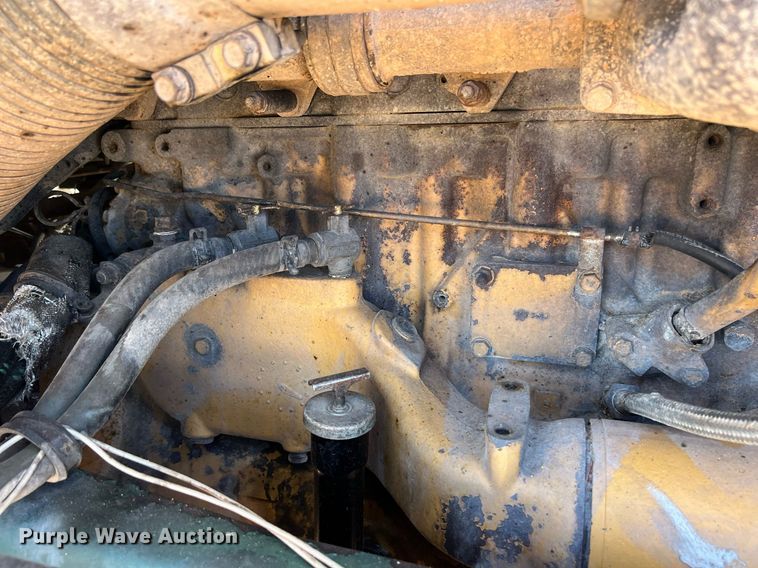 image for item ED2478 2003 Kenworth T600 semi truck