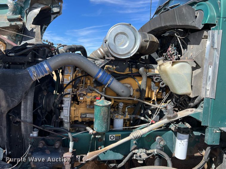 image for item ED2478 2003 Kenworth T600 semi truck