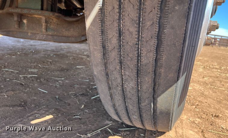 image for item ED2478 2003 Kenworth T600 semi truck