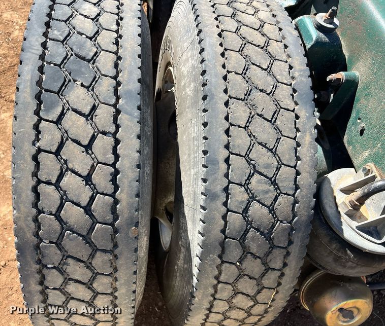 image for item ED2478 2003 Kenworth T600 semi truck