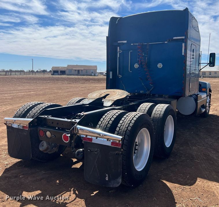 image for item ED2479 2004 Kenworth T600 semi truck