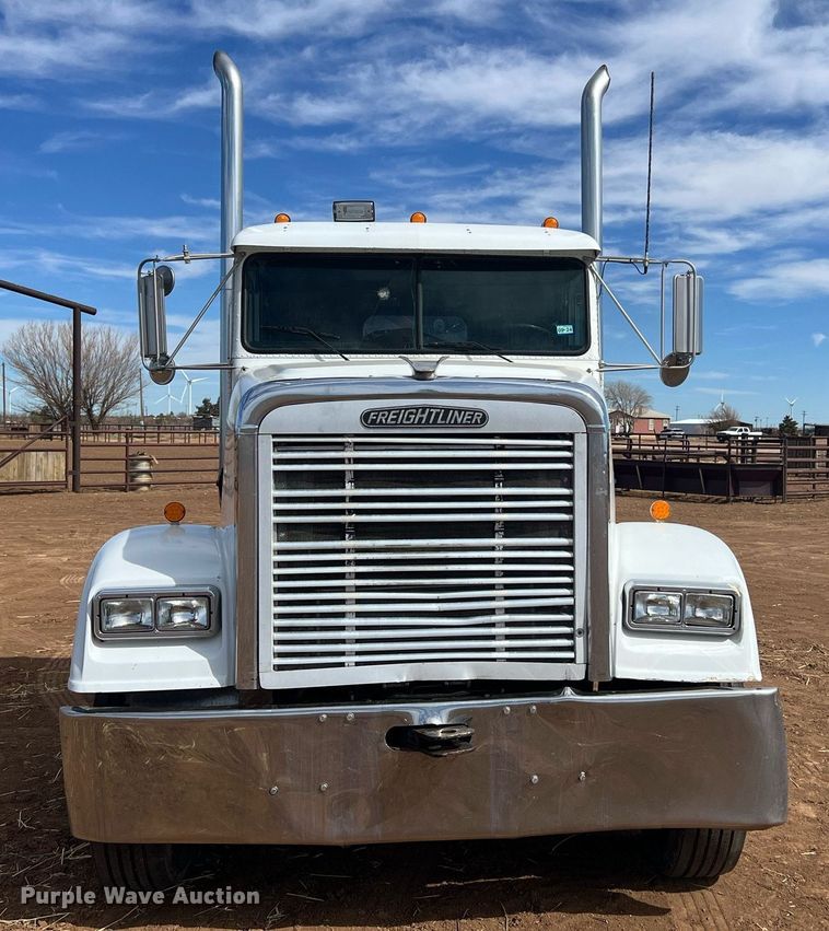 image for item ED2480 1999 Freightliner FLD semi truck