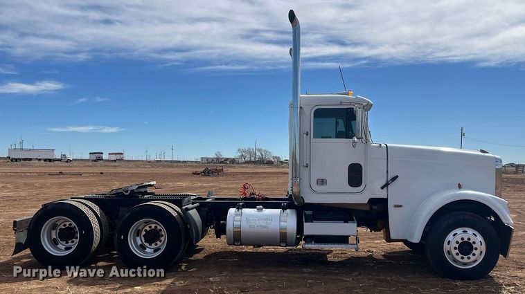 image for item ED2480 1999 Freightliner FLD semi truck