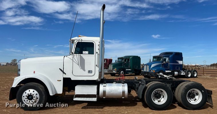 image for item ED2480 1999 Freightliner FLD semi truck