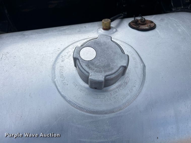 image for item ED2480 1999 Freightliner FLD semi truck