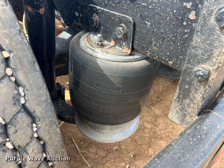 image for item ED2480 1999 Freightliner FLD semi truck