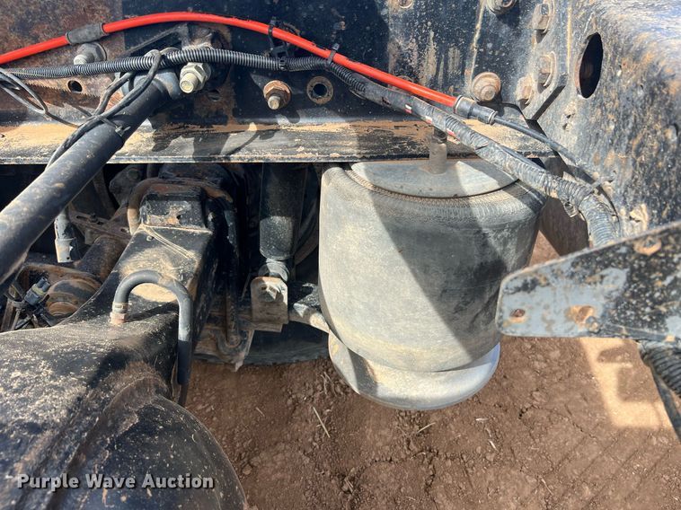 image for item ED2480 1999 Freightliner FLD semi truck