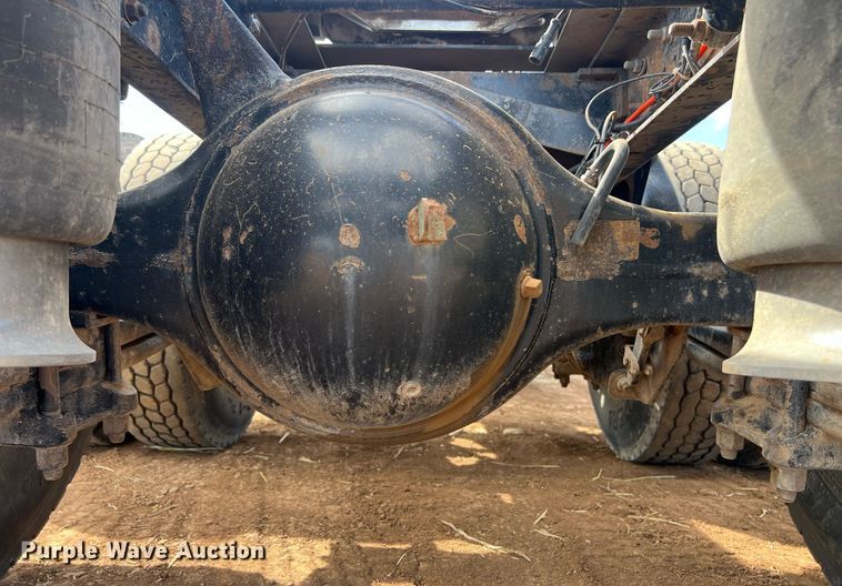 image for item ED2480 1999 Freightliner FLD semi truck