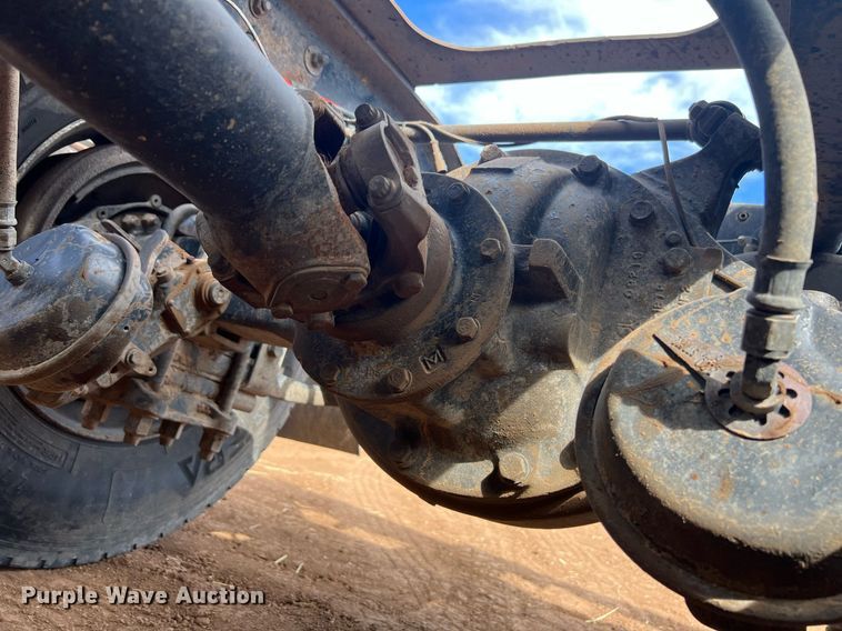 image for item ED2480 1999 Freightliner FLD semi truck