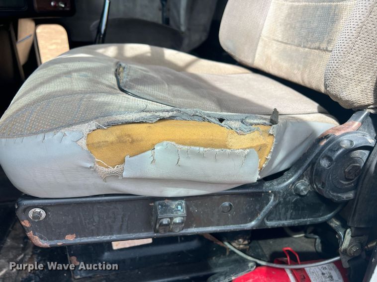 image for item ED2480 1999 Freightliner FLD semi truck