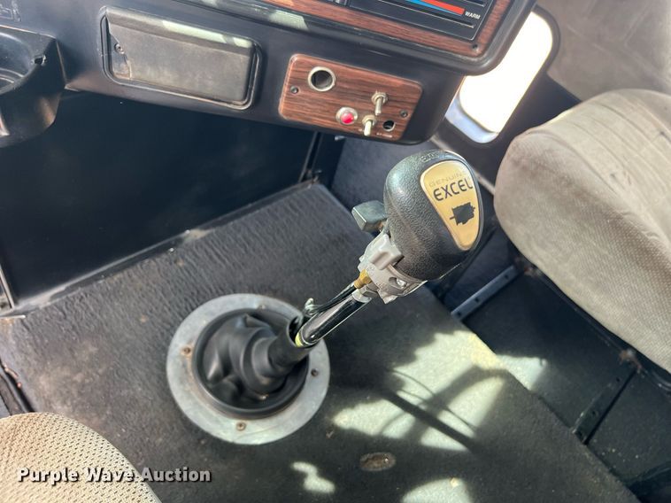 image for item ED2480 1999 Freightliner FLD semi truck