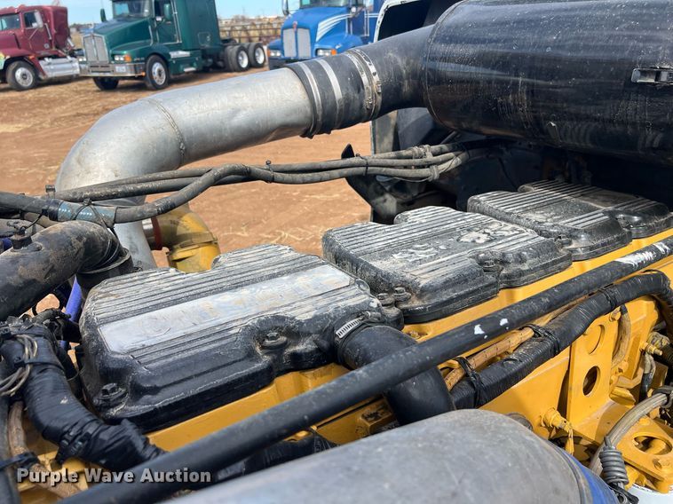 image for item ED2480 1999 Freightliner FLD semi truck