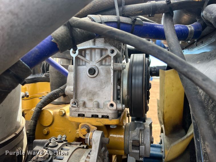 image for item ED2480 1999 Freightliner FLD semi truck