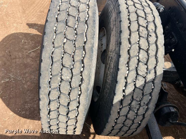 image for item ED2480 1999 Freightliner FLD semi truck