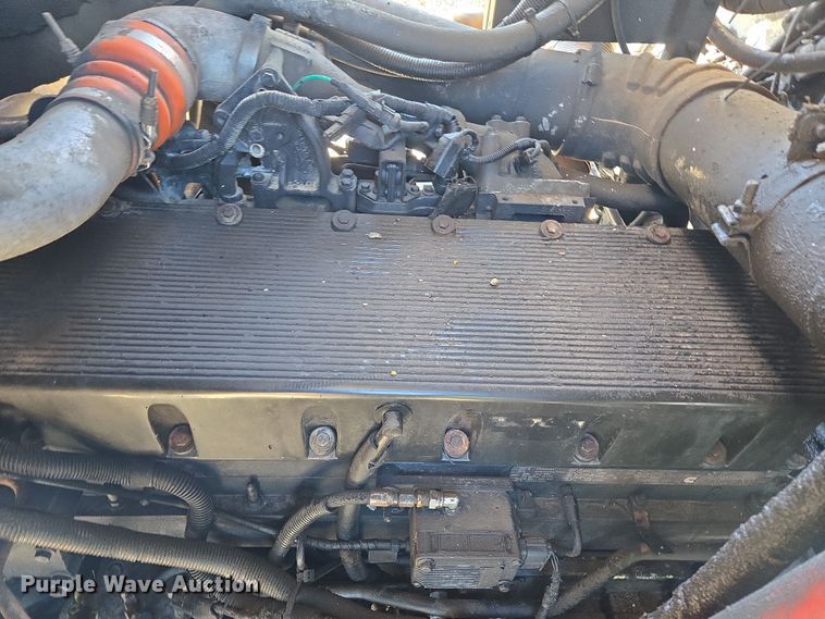 image for item ED2492 2005 Peterbilt 320 refuse truck